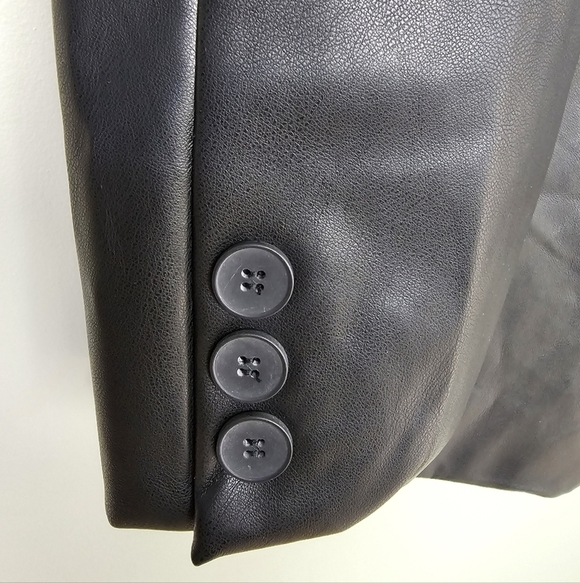 Vigoss Women's Black Faux Leather Open-Front Style Blazer, Size XL - Picture 9 of 12